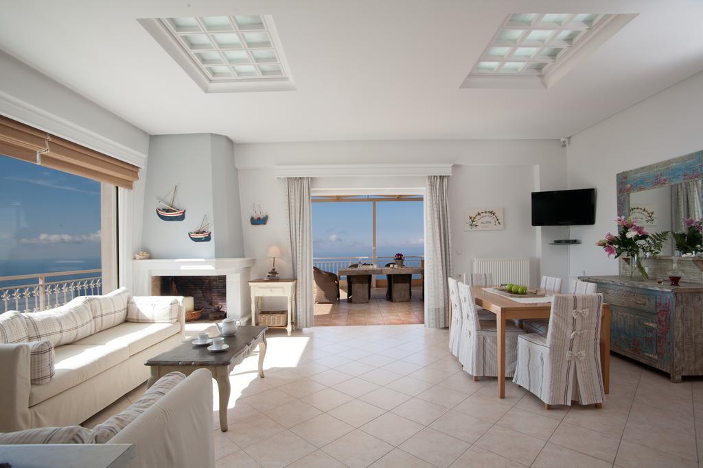 Amalia Apartments Exanthia Room photo